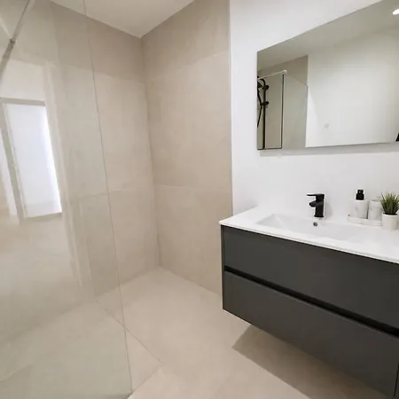 Luxury 1br & Sofa Bed, Patio, 7min To The *