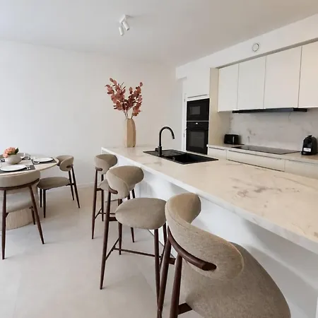 Luxury 1br & Sofa Bed, Patio, 7min To The أوستيند